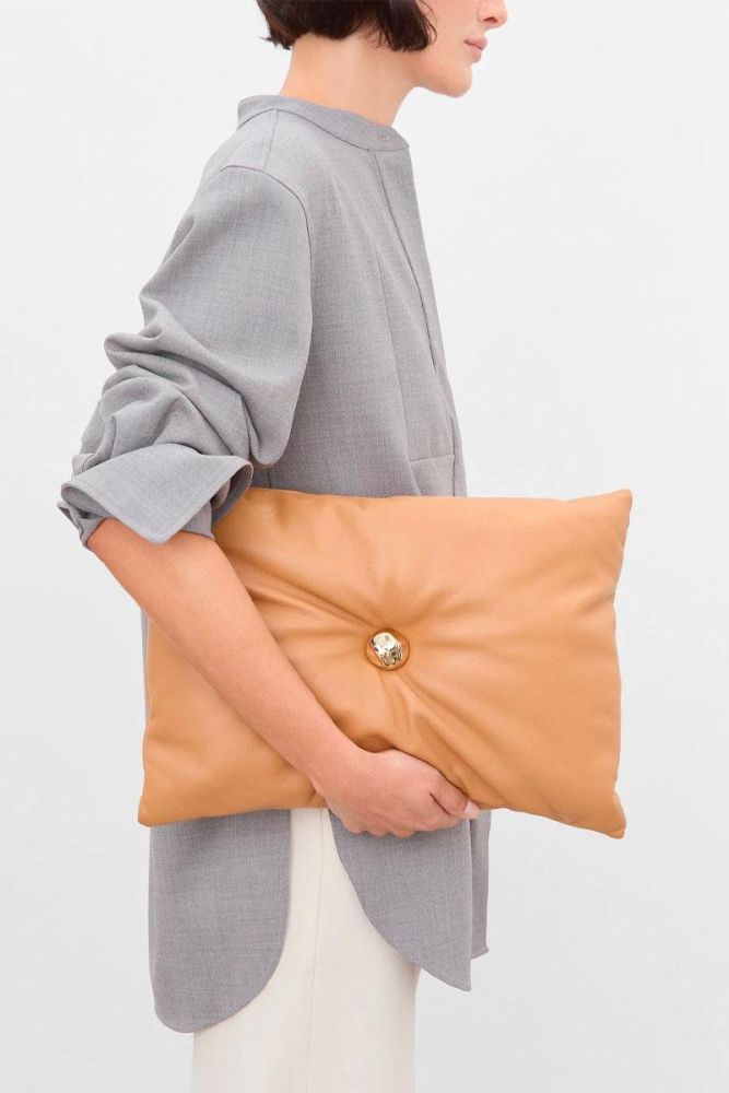 Produit FLATTERED Pochette PIA Pillow clutch - Leather Camel 